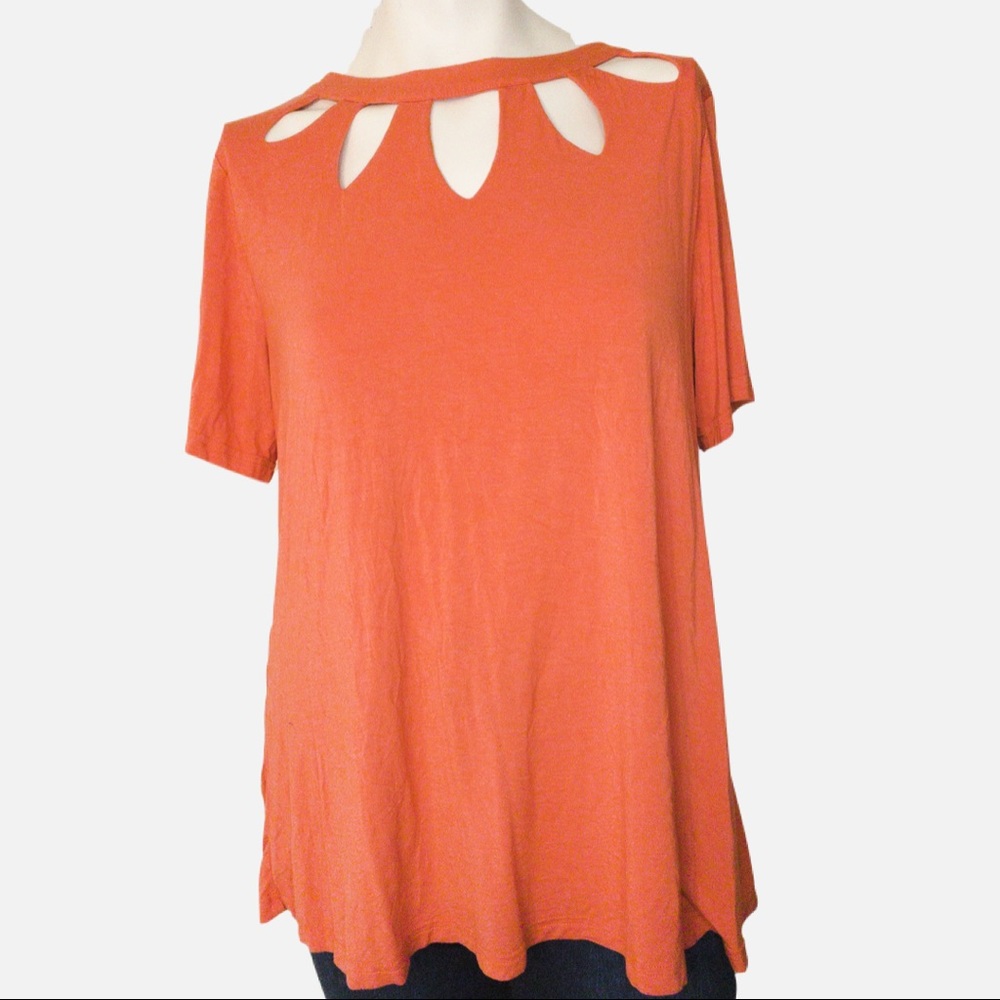 Miss Me Corral Short Sleeve Neck Cut Outs Top Size Large